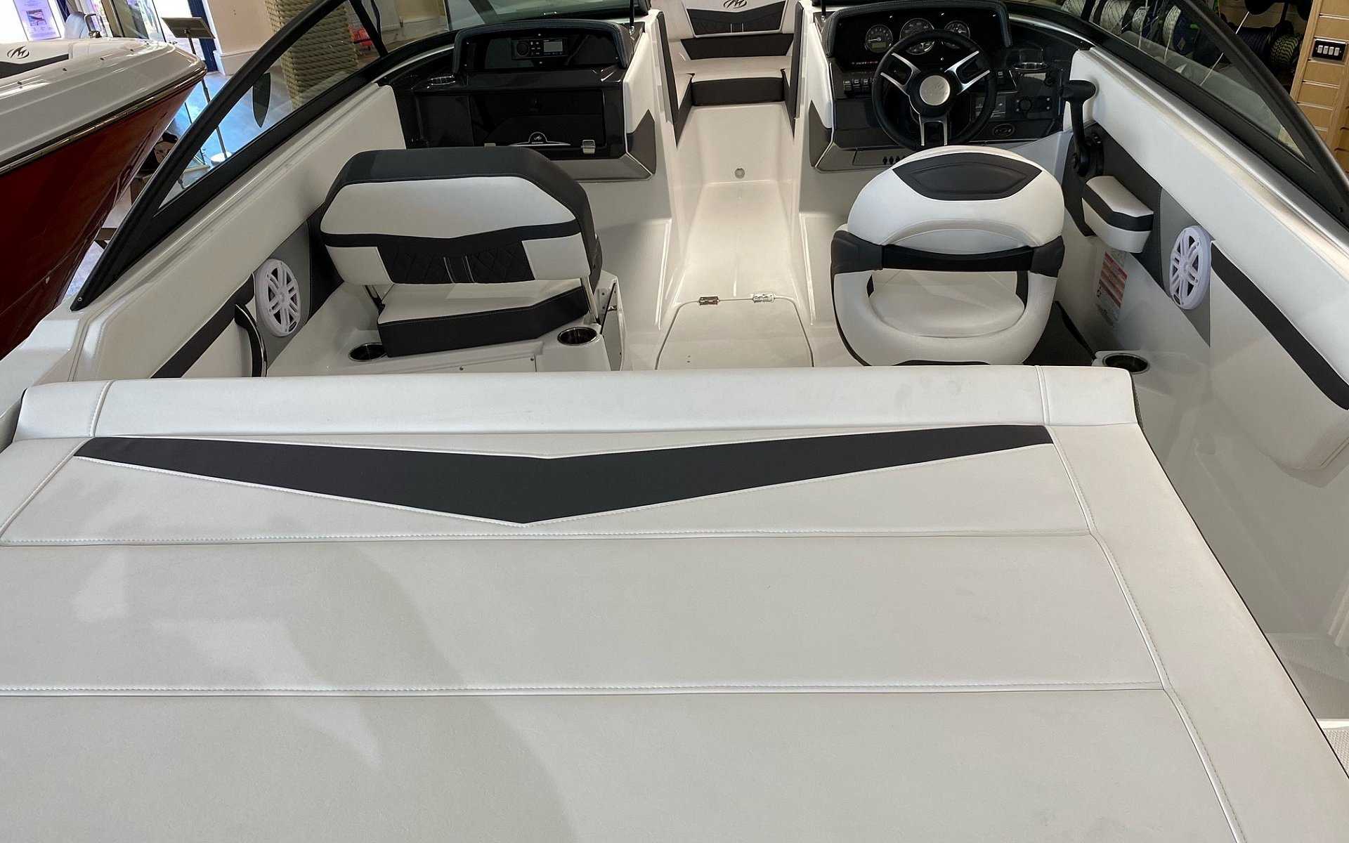 MONTEREY M20 close-up image new boats for sale in UK
